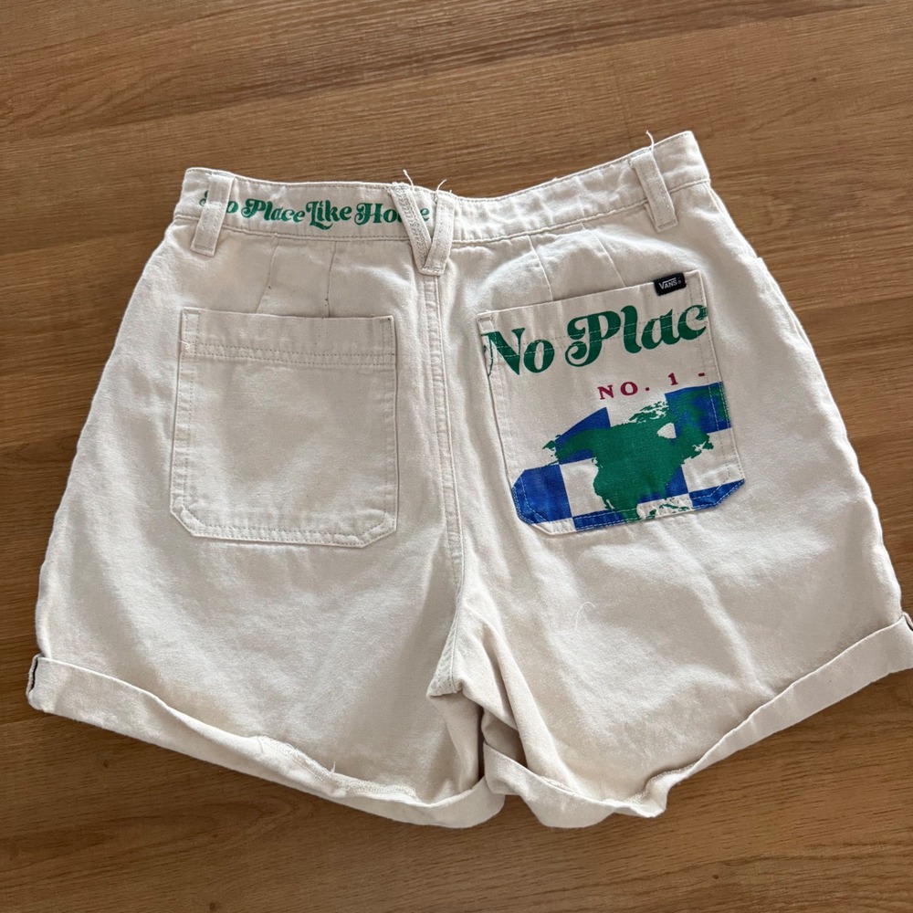 Vans No Place Like Home World Map Graphic Canvas Shorts Off White Size 27 - Picture 2 of 9